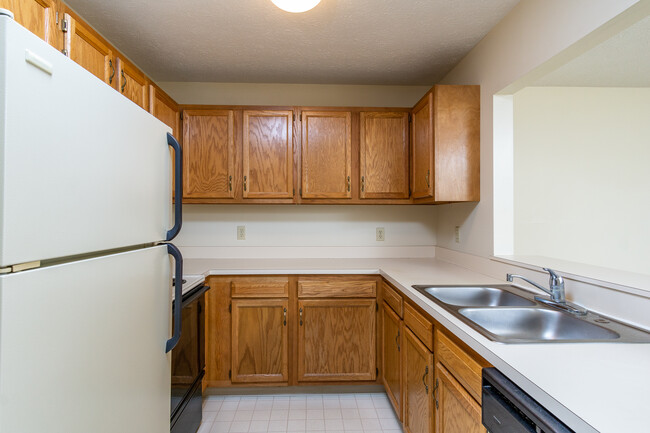 Kitchen (2) - 2390 Wrens Dr S