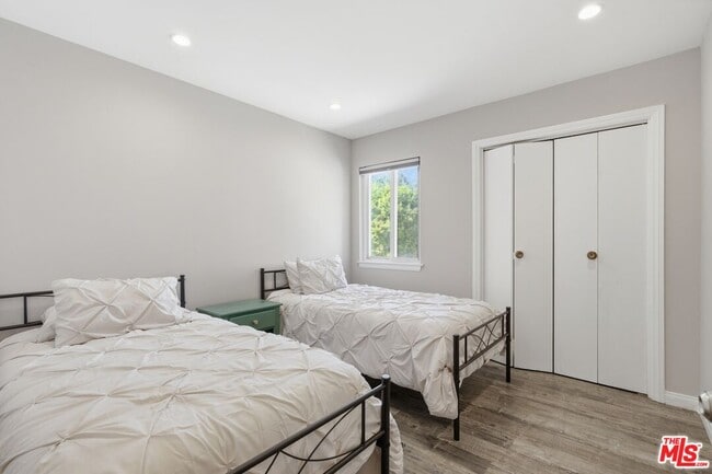 Building Photo - 2975 W Ave 33