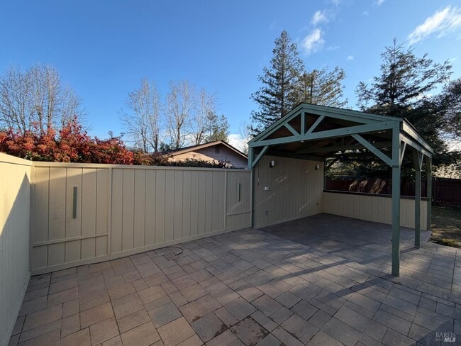 Building Photo - 378 Brey Rd