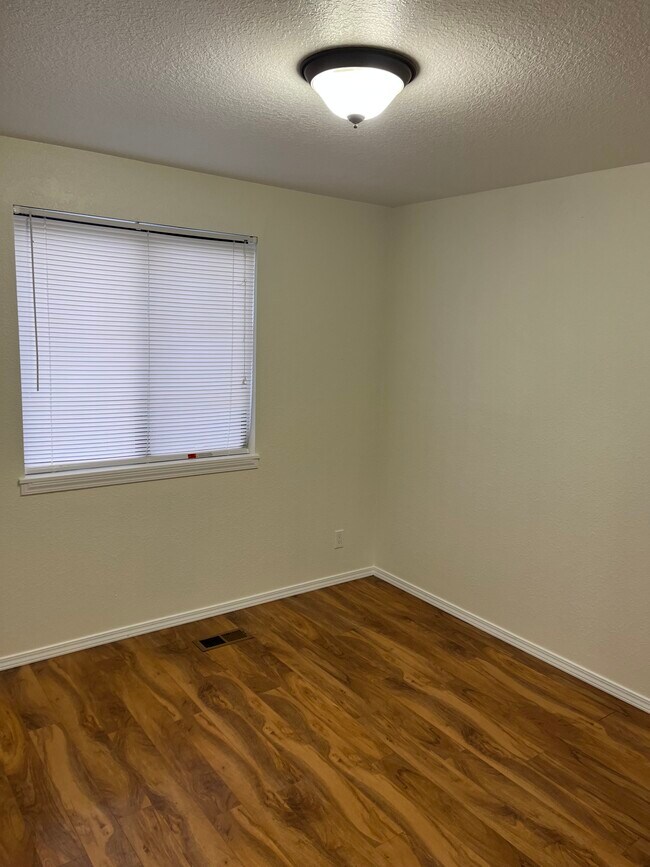 Building Photo - 3673 N Tumbleweed Plz