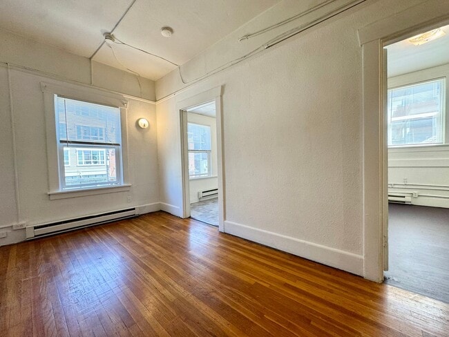 Building Photo - Leong 5th Ave N