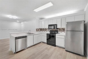Building Photo - 5661 Riverside Dr