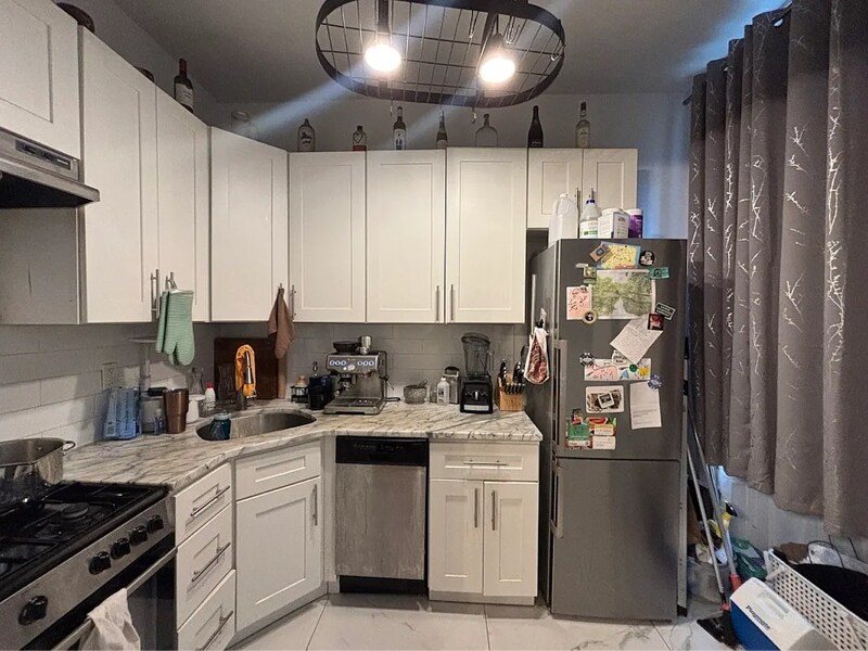 Building Photo - 1020 Bedford Ave