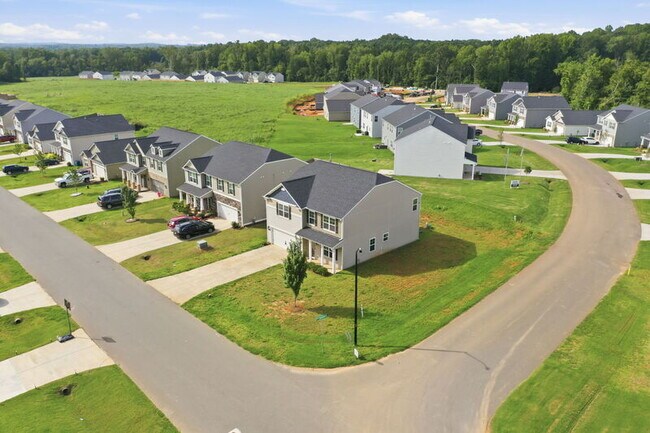 Building Photo - 2509 Summersby Dr