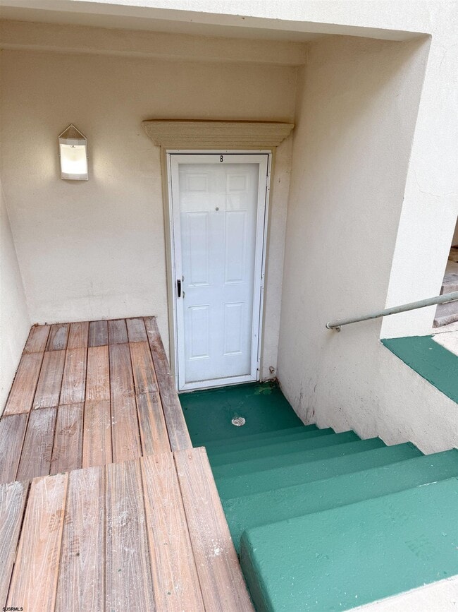 Building Photo - 102 S Raleigh Ave