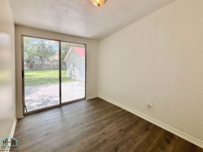 Building Photo - Cozy and Bright 3bedroom/1bath Vintage cha...