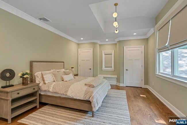Building Photo - 4 Brookview Ct