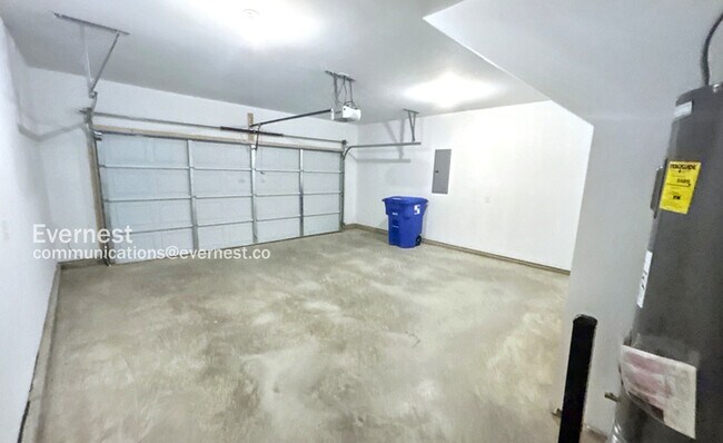 Building Photo - Updated 3 Bedroom Home in Columbia / Pet F...
