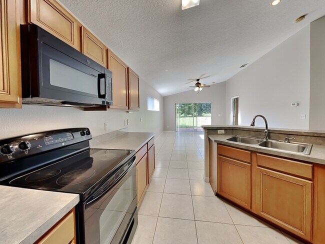 Building Photo - 12806 Sophiamarie Loop