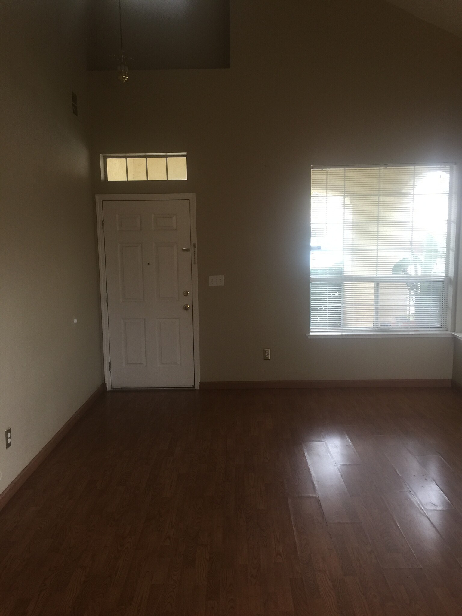 Building Photo - 1573 Shadowood Ct