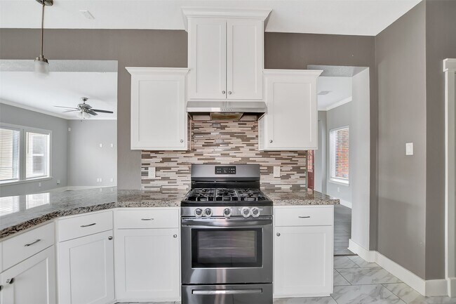 Building Photo - 315 Tilden Dr