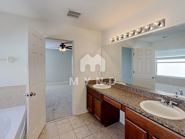 Building Photo - 10284 Newminster Loop