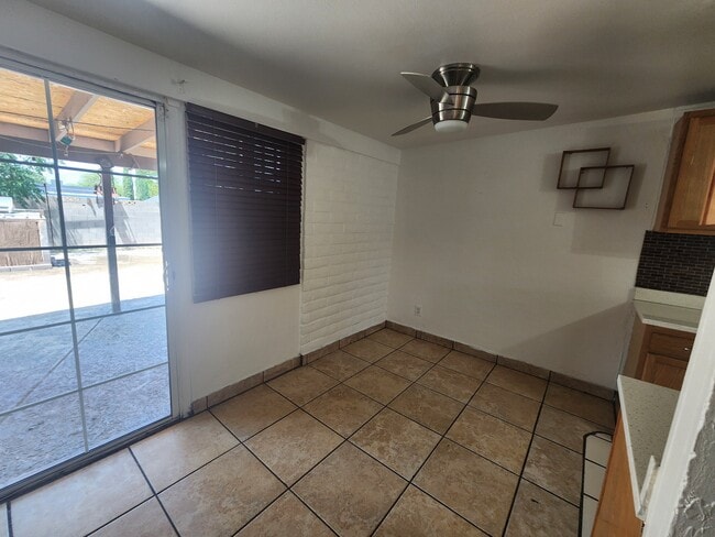Building Photo - 6995 E Lurlene Dr