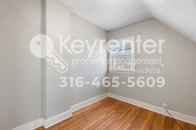 Building Photo - 1549 N Holyoke Ave