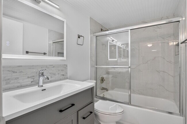 Building Photo - 6323 La Costa Dr
