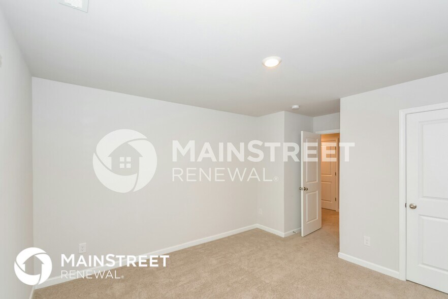 Building Photo - 2327 Curbow Dr