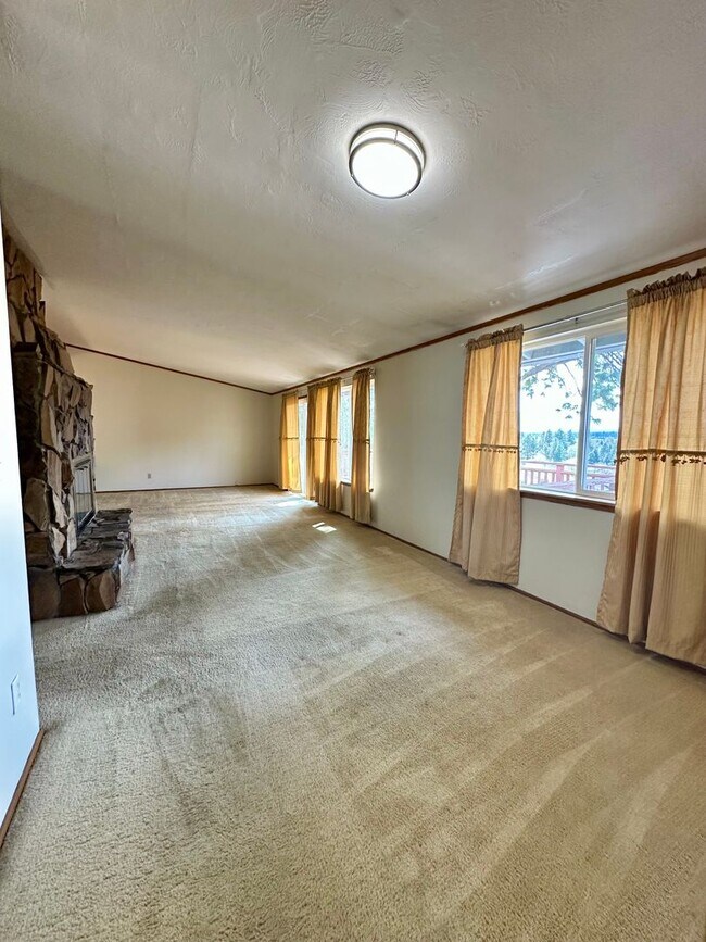 Building Photo - 1409 NW Portland Ave