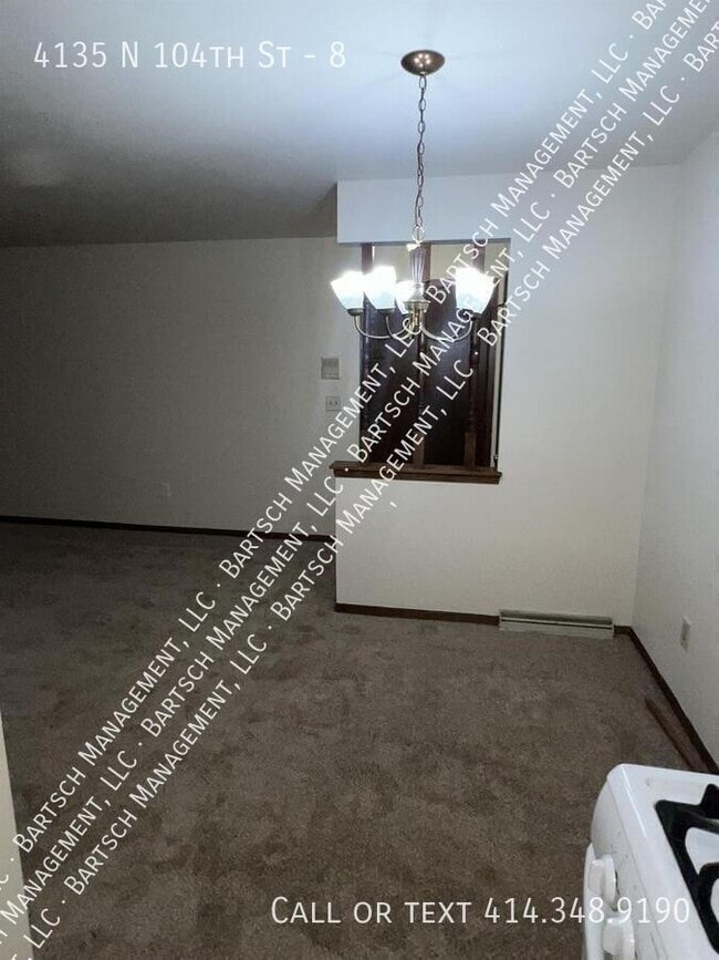 Building Photo - 4135 N 104th St