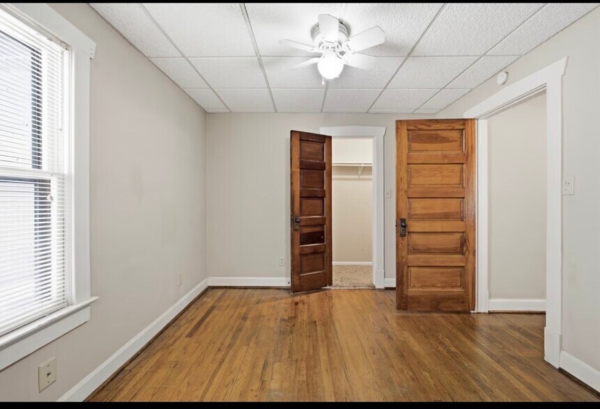 Building Photo - 1021 E 23rd Ave