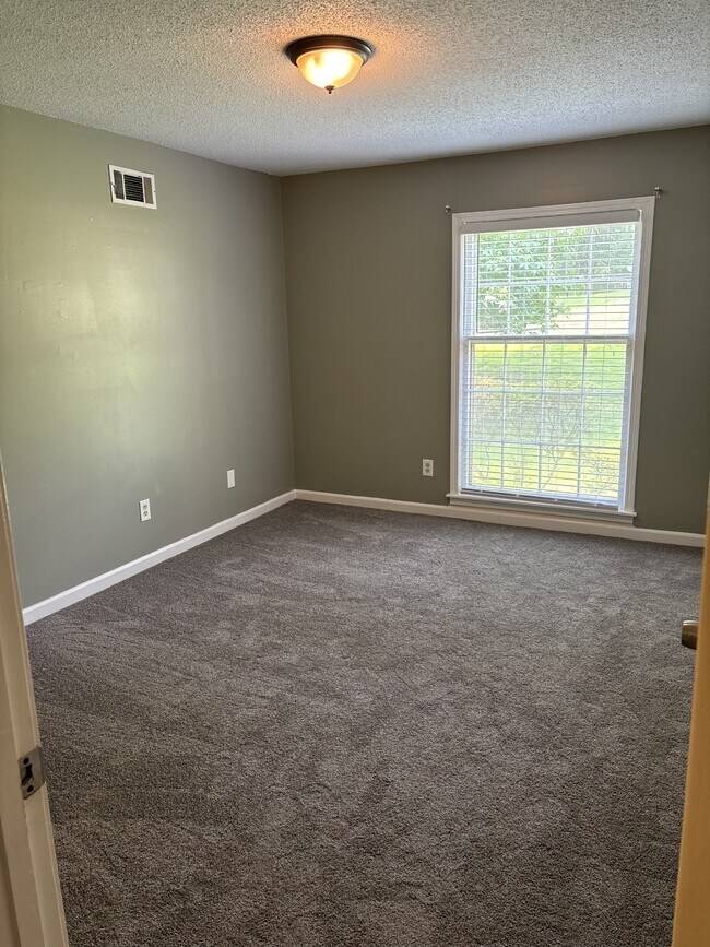 Building Photo - 8375 Rembrook Dr