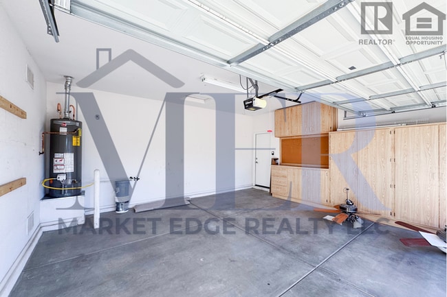 Building Photo - 3Bed/2Bath Home at Cotton Ln/Greenway Rd! $199 MOVE-IN SPECIAL! Ready for Immediate Move-In!