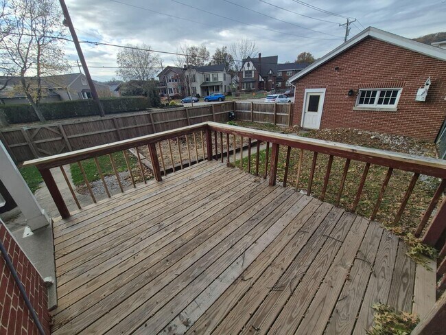 Building Photo - 2843 Ashland Ave