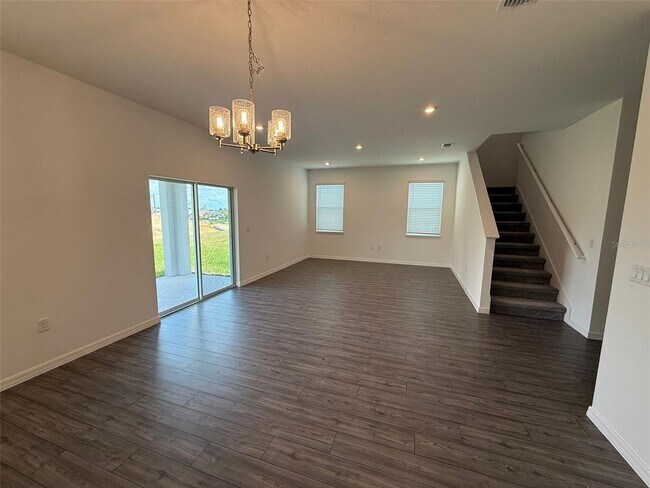 Building Photo - 3565 Dahlia Dr
