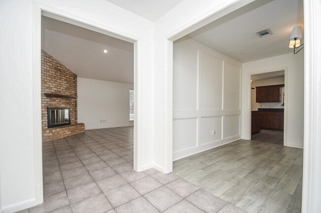 Building Photo - 21327 Park Tree Ln