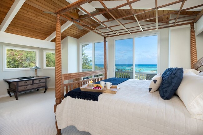 Building Photo - Enjoy Cool Breezes And Dazzling Views Of The Ocean Below At This Private, 4 Bedroom, 3.5 Bath Lan...