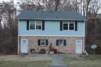 Building Photo - 1734/1736 Elbert Dr. Duplex