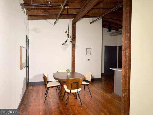 Building Photo - 437 W Grant St