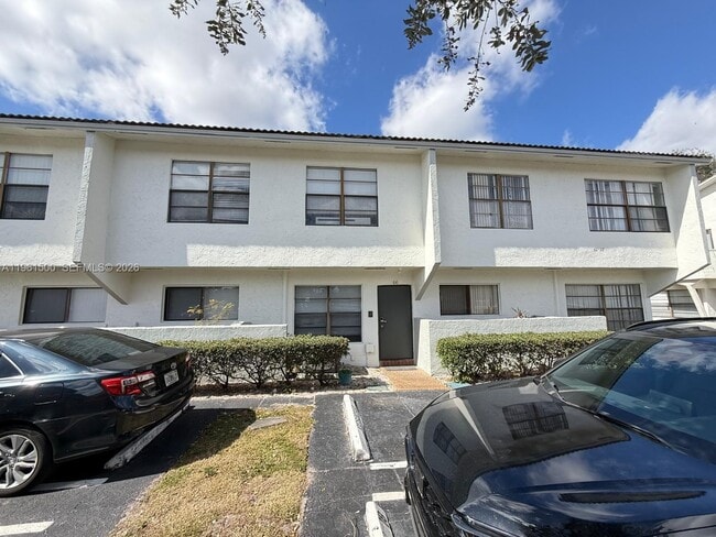 Building Photo - 2566 Coral Springs Dr