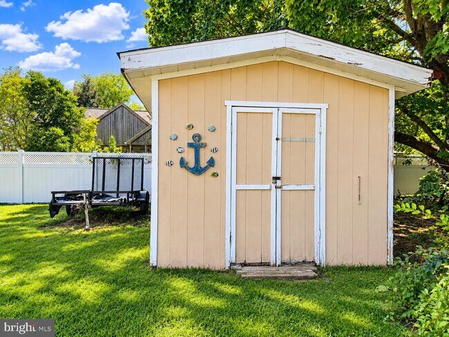 Building Photo - 139 Loganberry Ln