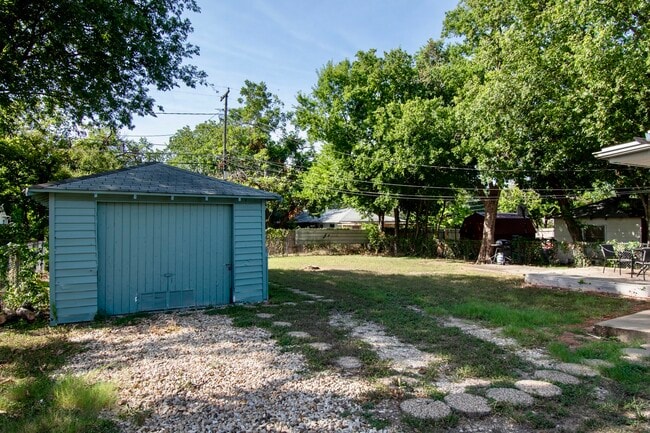 Building Photo - 3212 Wenz Ave
