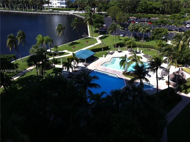 Building Photo - 18151 NE 31st Ct