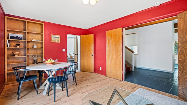 Building Photo - 870 Fitchview Lane-SI ID1538705P