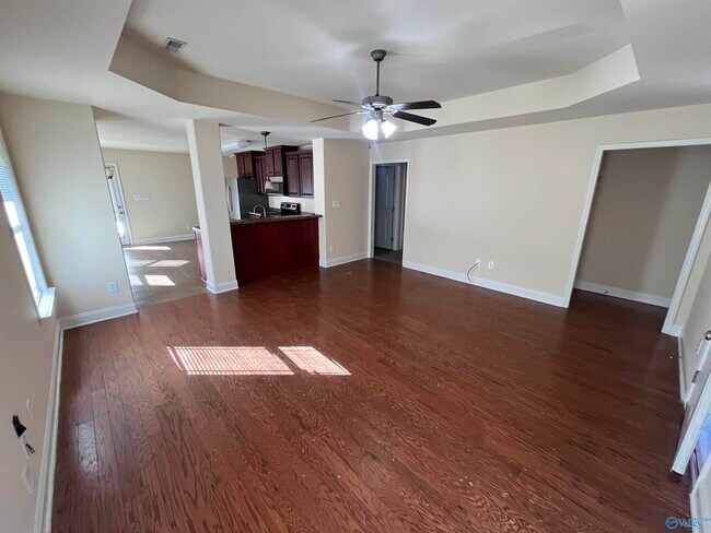 Building Photo - 29886 Park Hill Dr