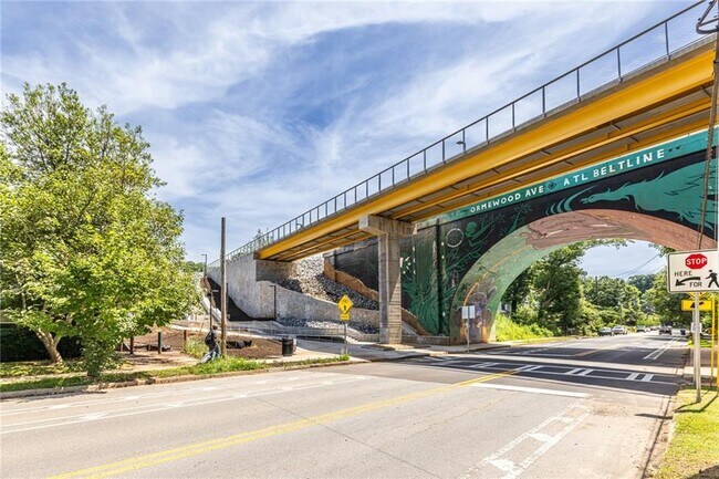 Building Photo - 716 Ormewood Ave SE