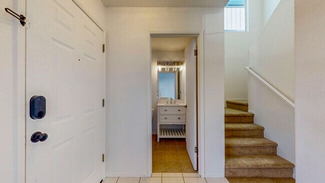 Building Photo - Charming 3 Bedroom 2.5 Bath with Bonus Room and Private Yard!