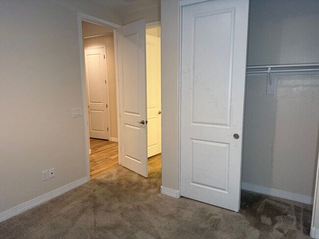 Building Photo - 1673 N St Francis Pl