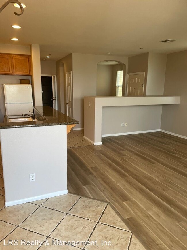 Building Photo - 3 br, 2.5 bath House - 246 Aurora Ave.