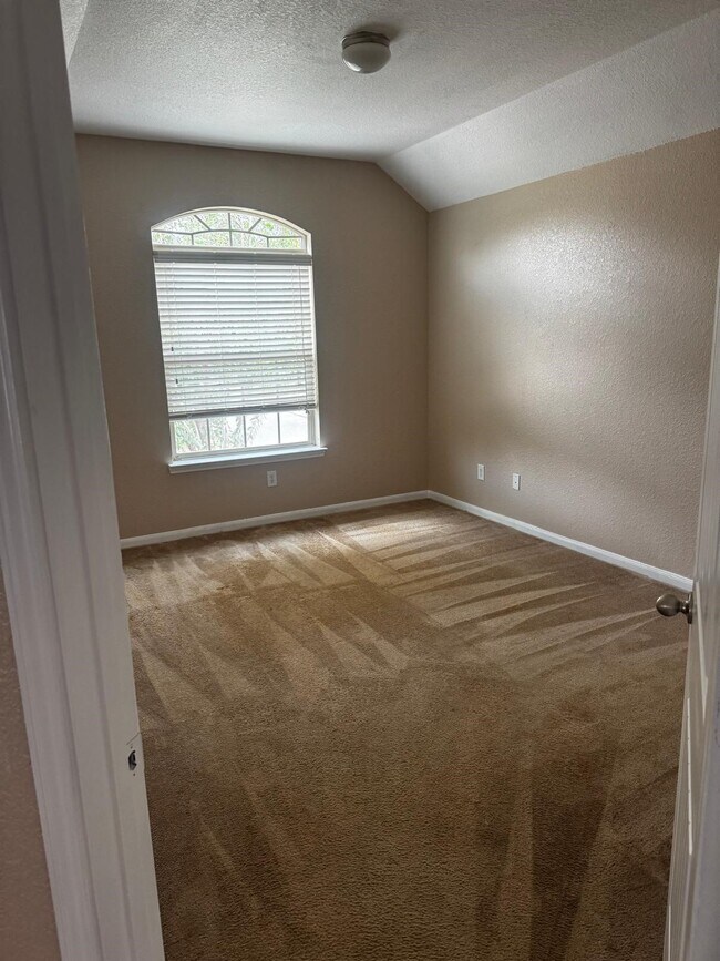 Building Photo - 26903 Glacier Creek Dr
