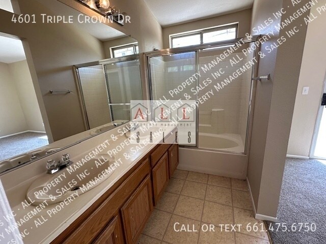 Building Photo - 4601 Triple Crown Dr