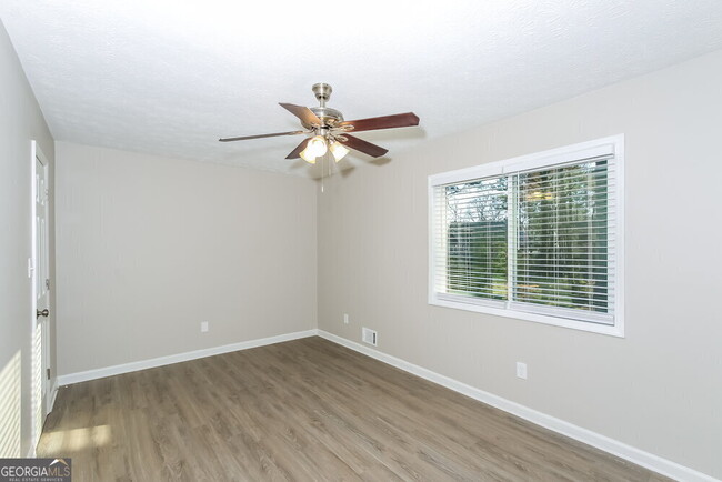 Building Photo - 3230 Revere Cir