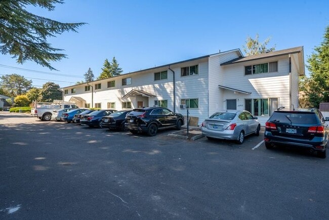 Building Photo - Remodeled 2 bedroom close to downtown Beav...
