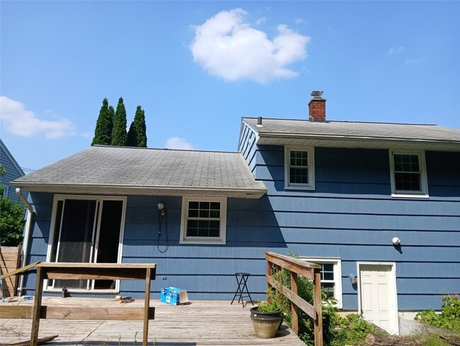 Building Photo - 32 Vestal Ave
