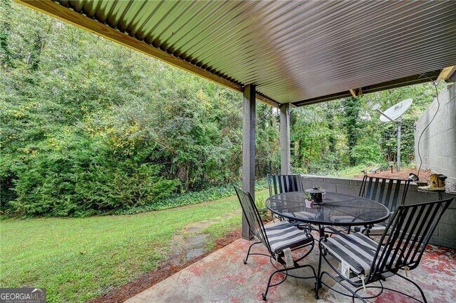 Building Photo - 6490 Tuggle Dr