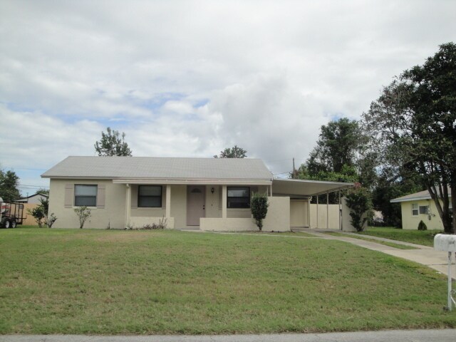 Primary Photo - CLOSE TO SHOPPING AND SCHOOLS AVAIL OCTOBE...