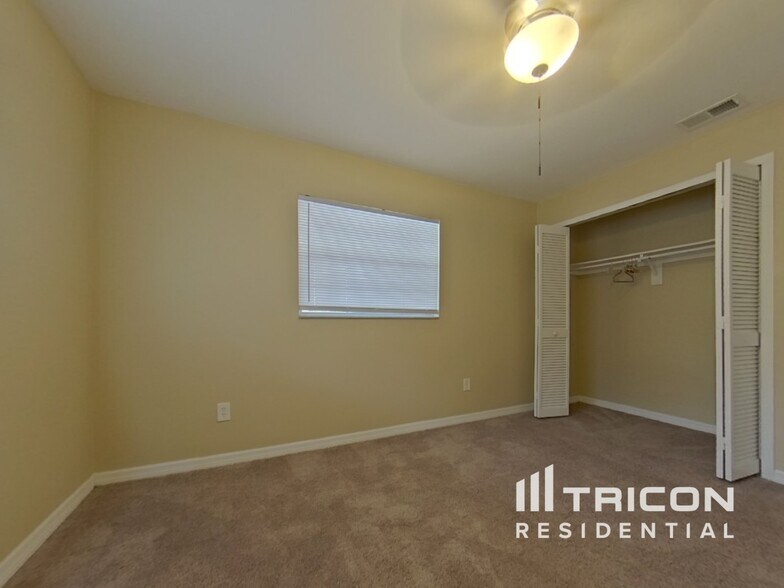 Building Photo - 25200 Quaker Ridge Ave