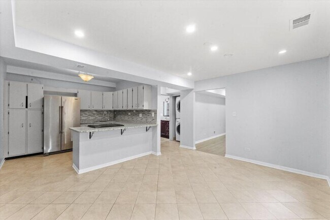 Building Photo - 2 bedroom in Chicago IL 60630